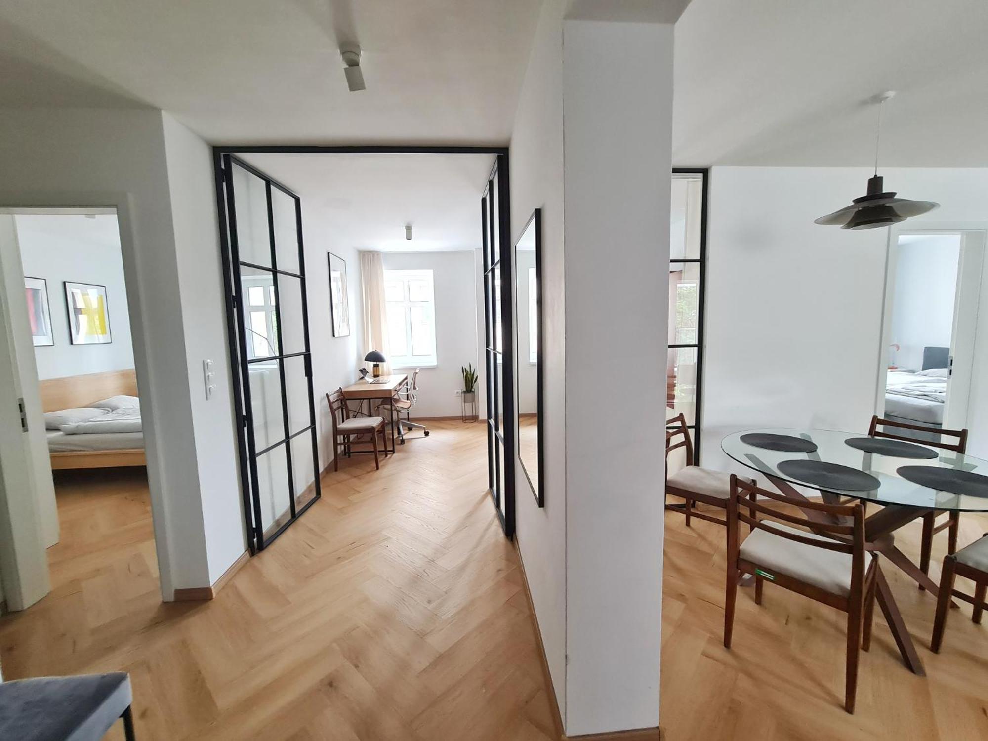Beautiful New Apt In Old Town Near Train Station - Free Parking Bratislava Buitenkant foto