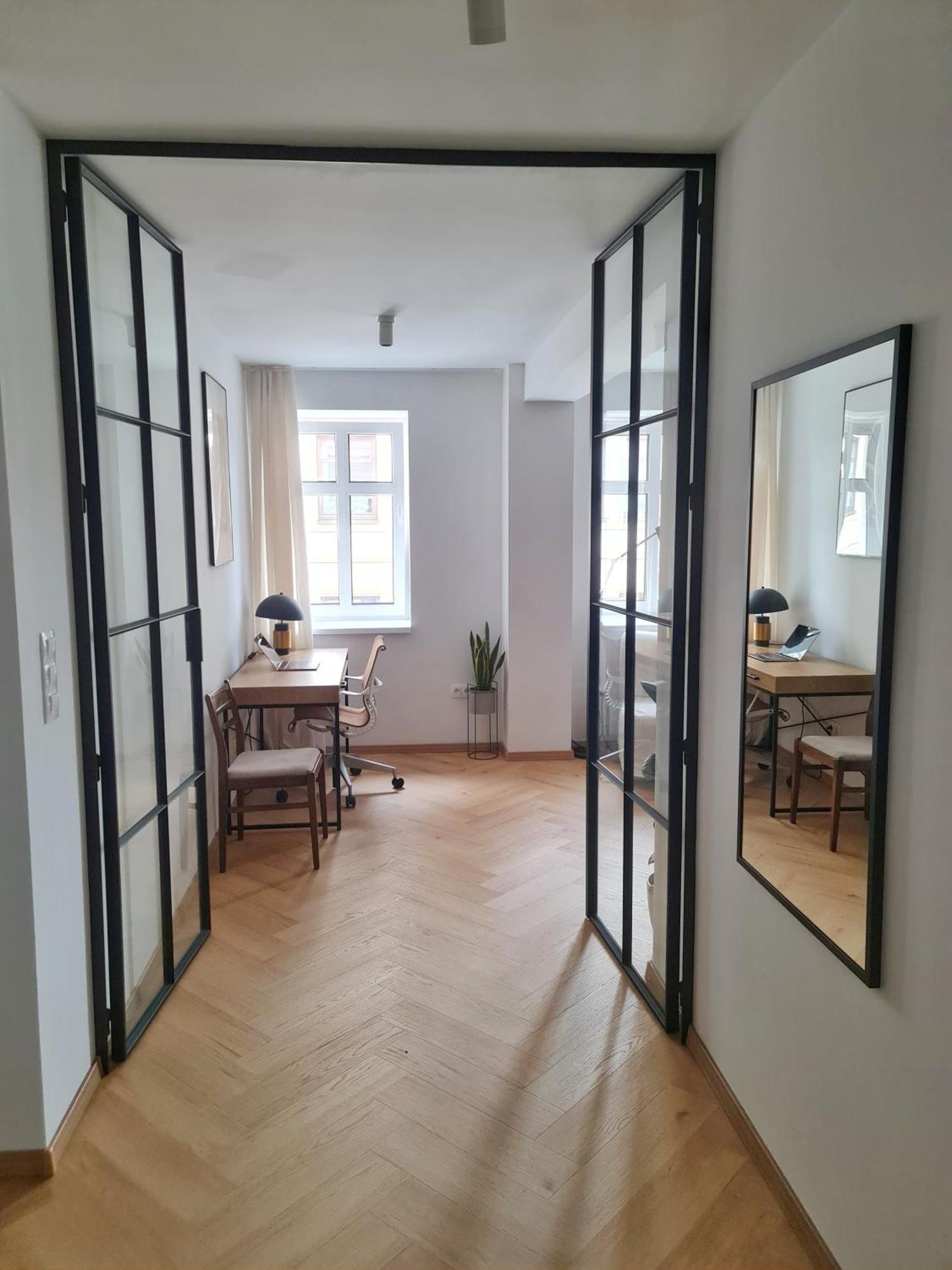 Beautiful New Apt In Old Town Near Train Station - Free Parking Bratislava Buitenkant foto