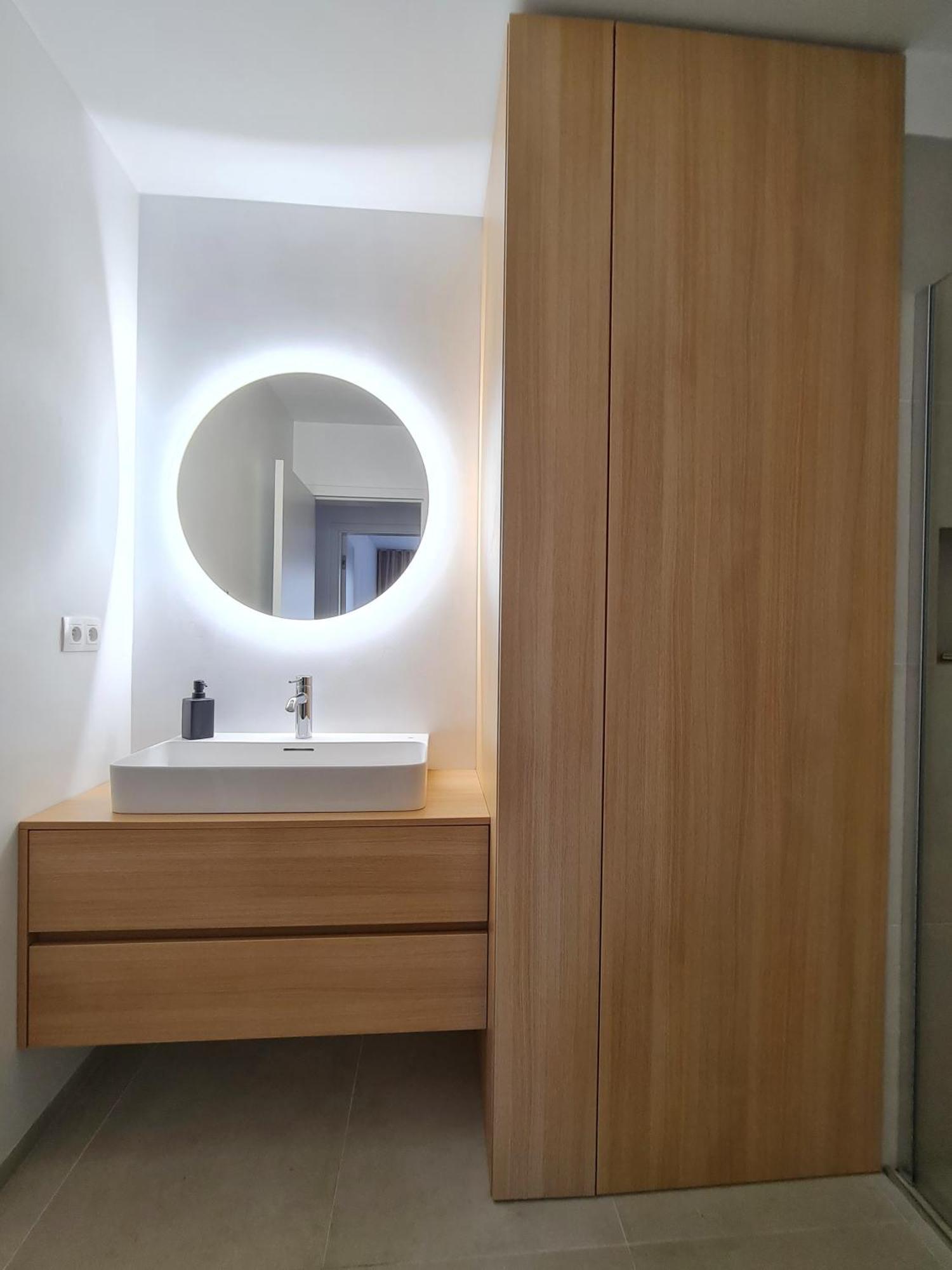 Beautiful New Apt In Old Town Near Train Station - Free Parking Bratislava Buitenkant foto