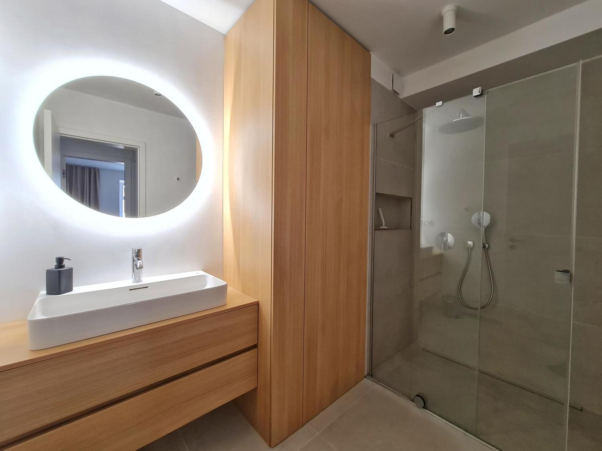 Beautiful New Apt In Old Town Near Train Station - Free Parking Bratislava Buitenkant foto