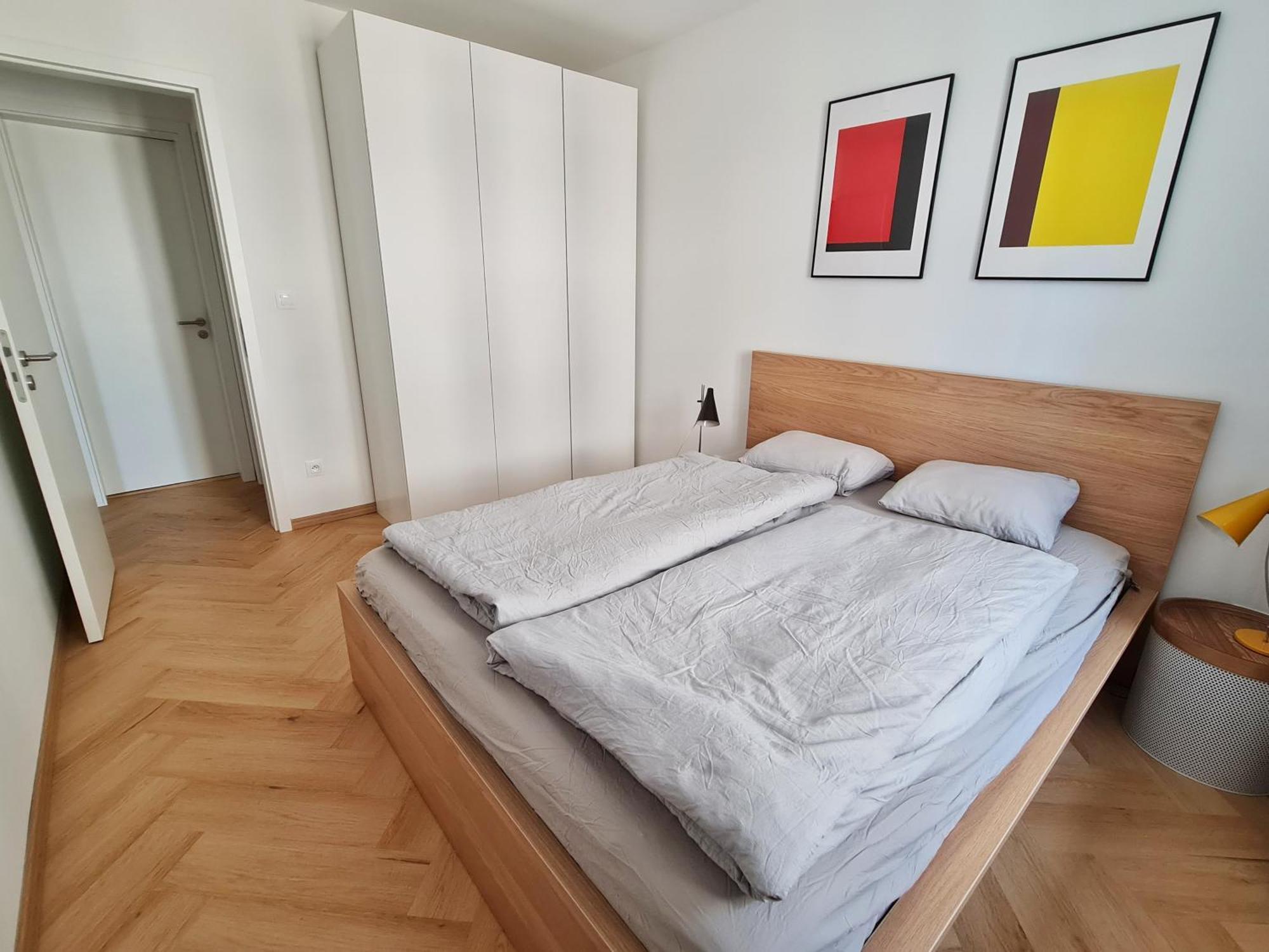 Beautiful New Apt In Old Town Near Train Station - Free Parking Bratislava Buitenkant foto