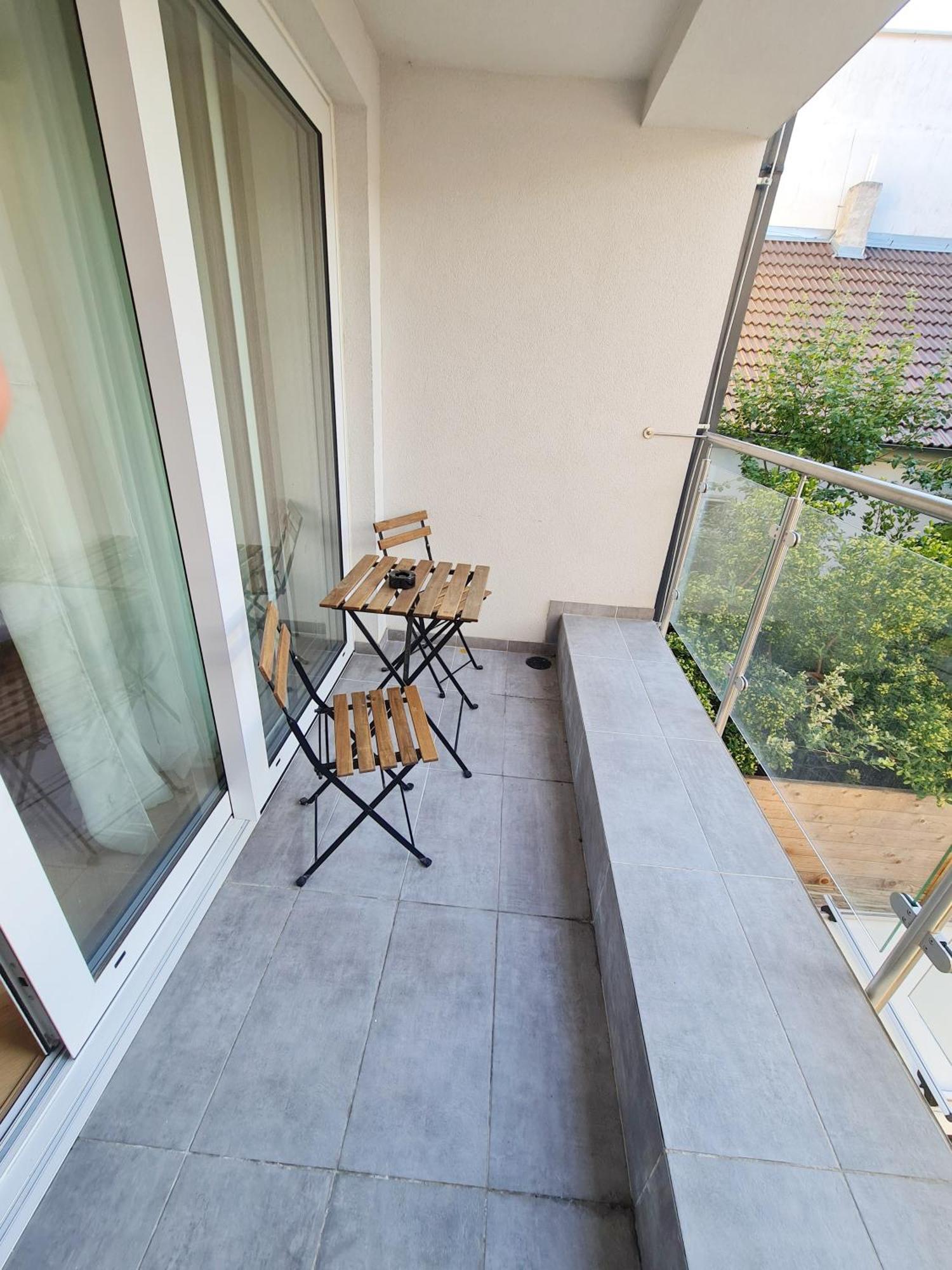 Beautiful New Apt In Old Town Near Train Station - Free Parking Bratislava Buitenkant foto