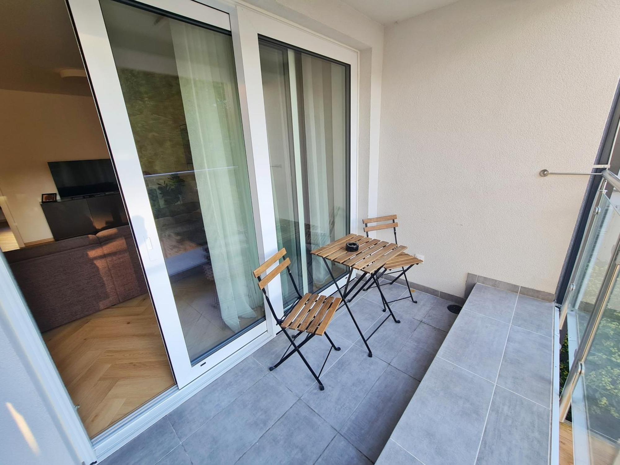Beautiful New Apt In Old Town Near Train Station - Free Parking Bratislava Buitenkant foto